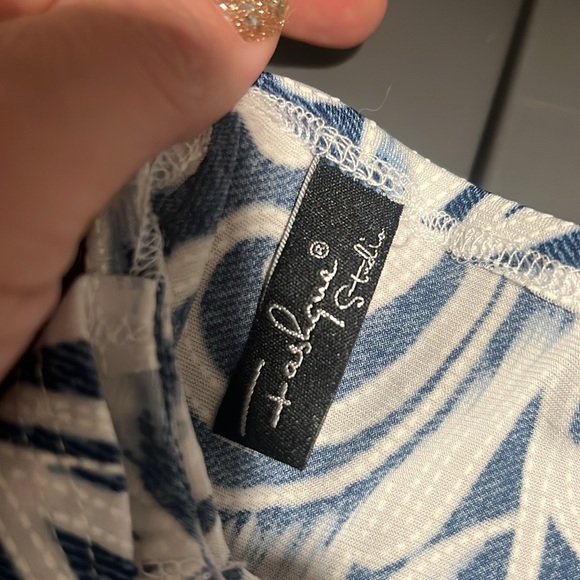 Fashque Studio Princess Seamed Dress - embroidered - Picture 6 of 8